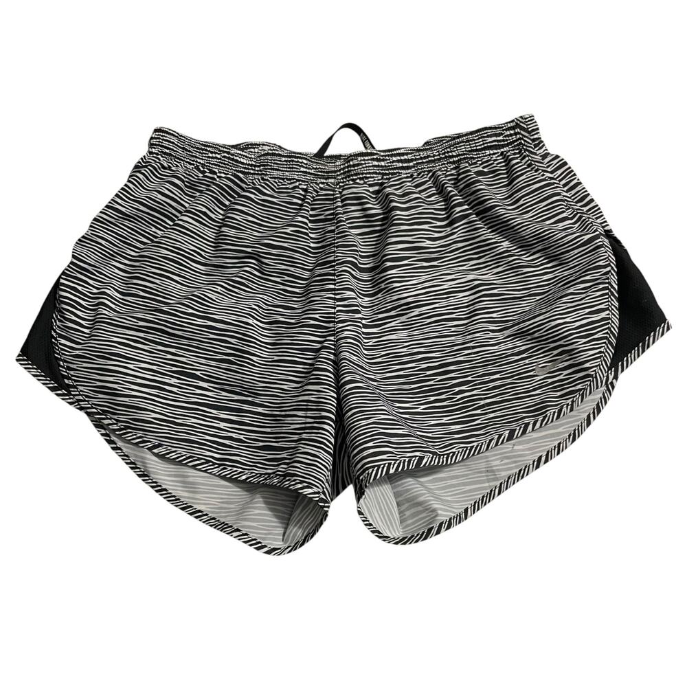 Nike Dri Fit Womens Size Medium Equilibrium Lined Running Tempo Shorts Athletic